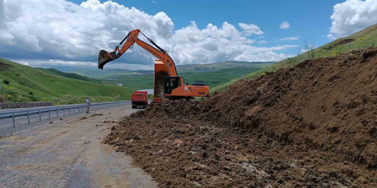 Varto’da aynı noktada 4.’üncü kez heyelan meydana geldi