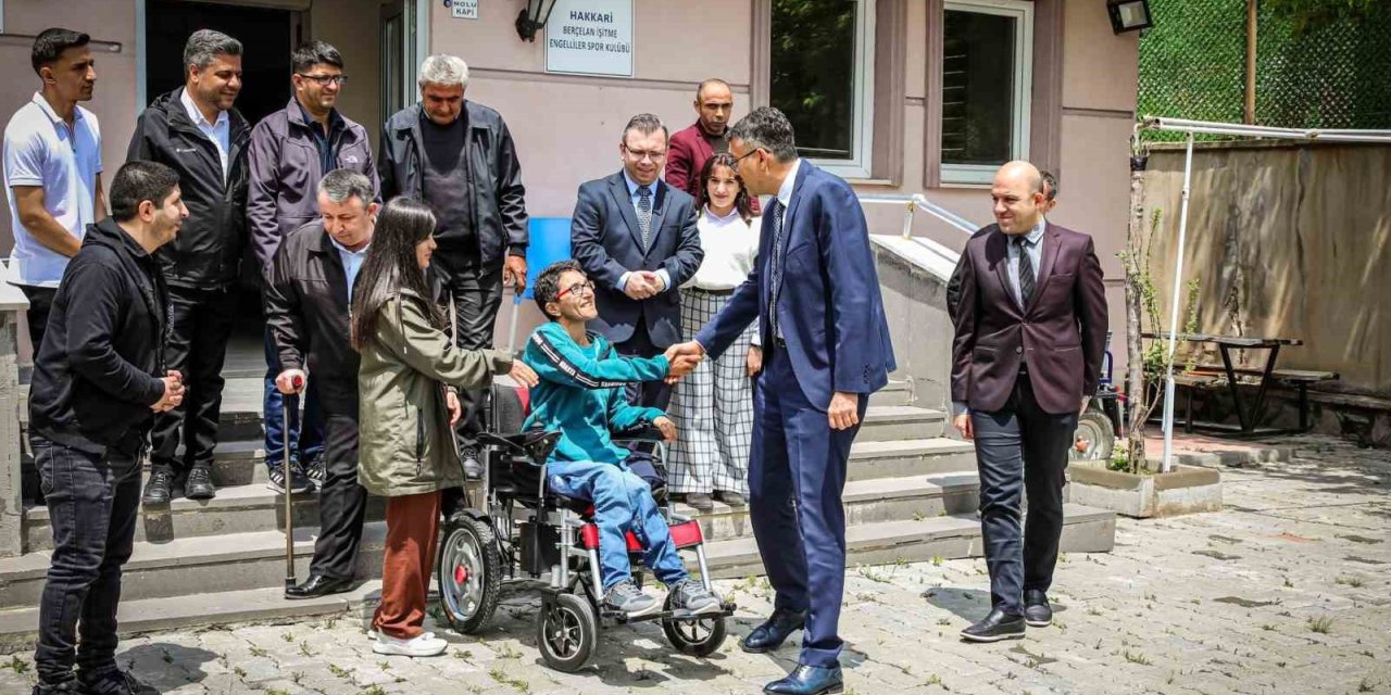 Vali Çelik: "Sevginin önünden engel yoktur”