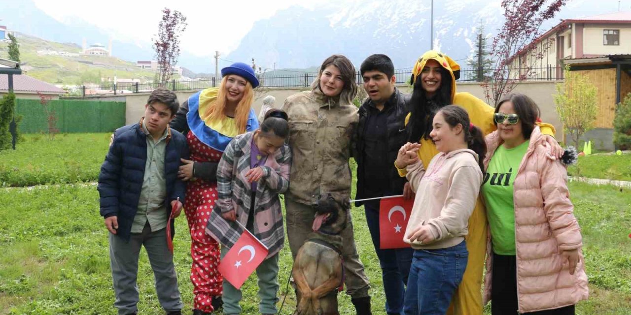 Özel öğrenciler jandarmaya misafir oldu