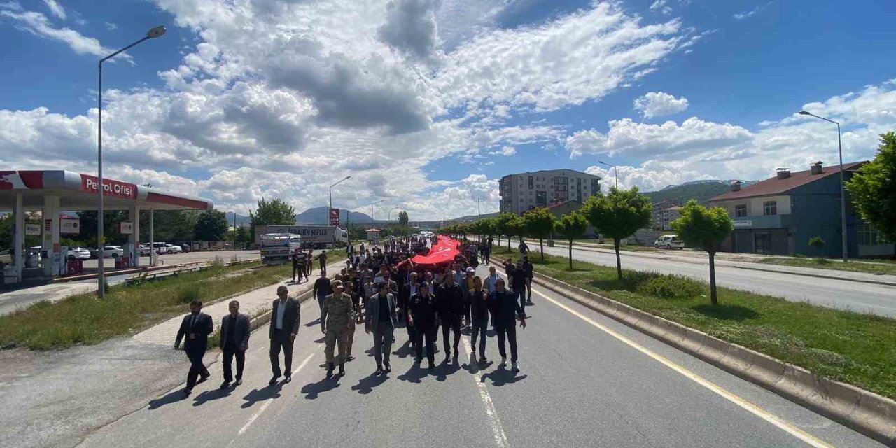 Güroymak’ta “Gençlik Yürüyüşü” düzenlendi