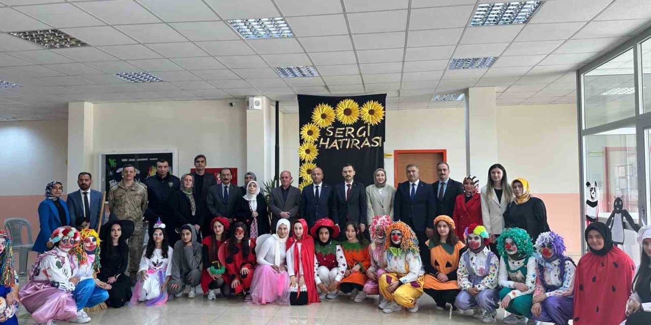 Nenehatun Mesleki ve Teknik Anadolu Lisesi’nde "Çocuk Gelişimi ve Bilim" yılsonu sergi etkinliği