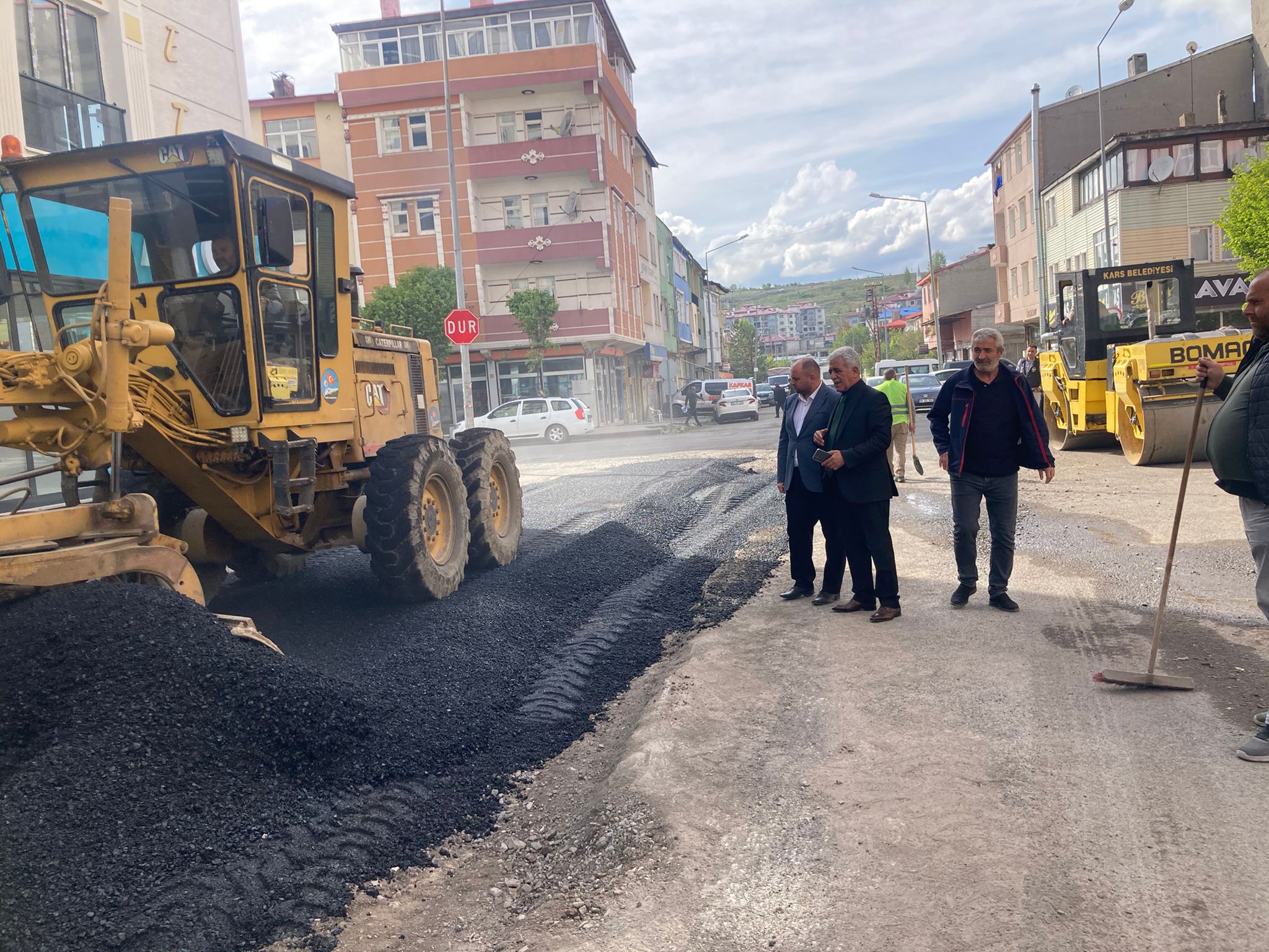 Kars'ta bozulan yollar tamir ediliyor