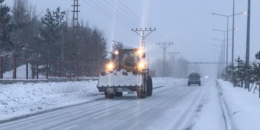 Kars’ta 24 köy yolu ulaşıma kapandı