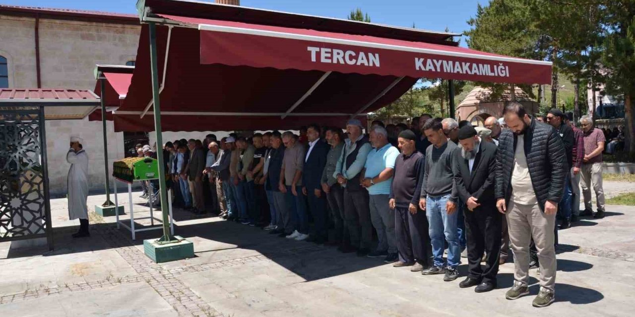 Fırat Nehrinde cesedi bulunan Gündoğdu son yolculuğuna uğurlandı