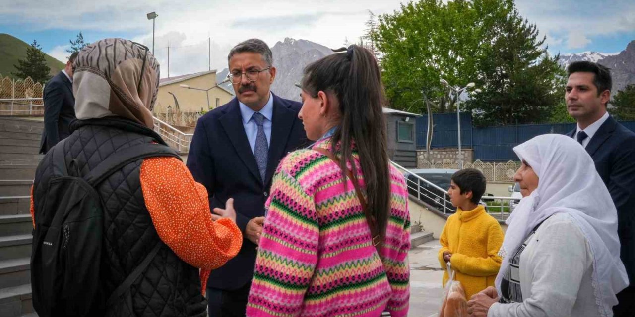 Vali Ali Çelik, vatandaşların sorunlarını dinledi