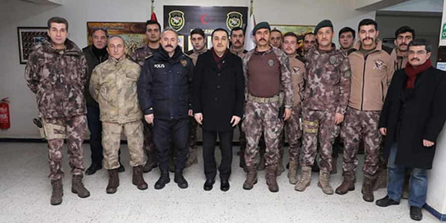 Vali Türker Öksüz, Yeni Yıla görevi başında giren personelleri ziyaret etti