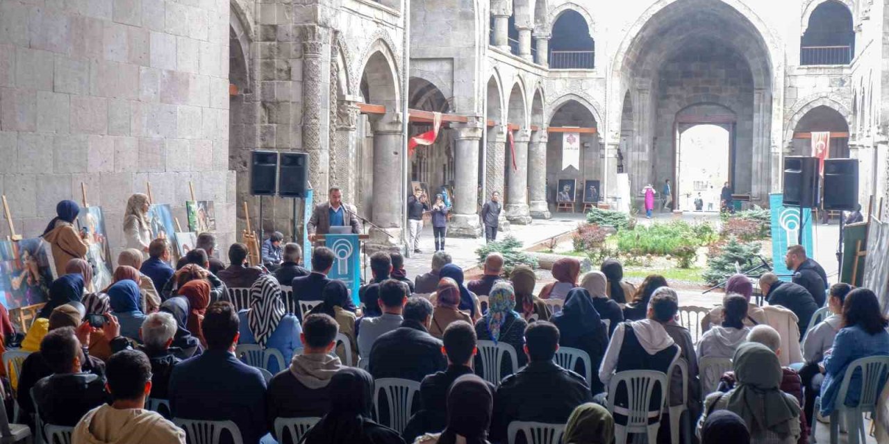 Tarihî mekânda Necip Fazıl’a vefa