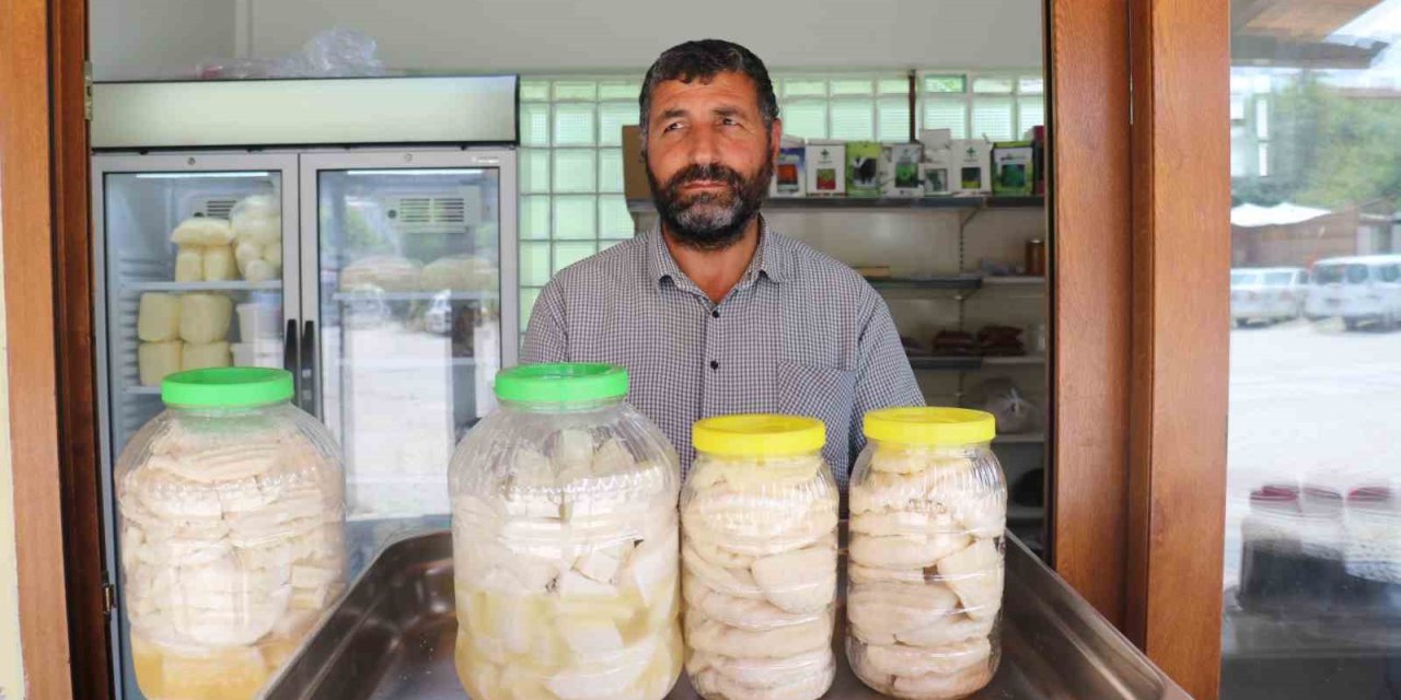 Yerli peynir tezgahlarda yerini aldı