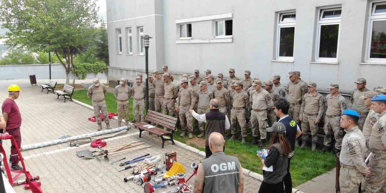 Tunceli’de orman yangınlarıyla mücadele eğitimi