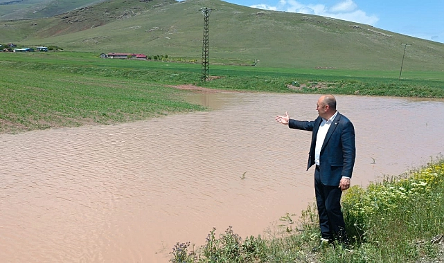 Başkan Müçük, selden zarar gören çiftçileri ziyaret etti