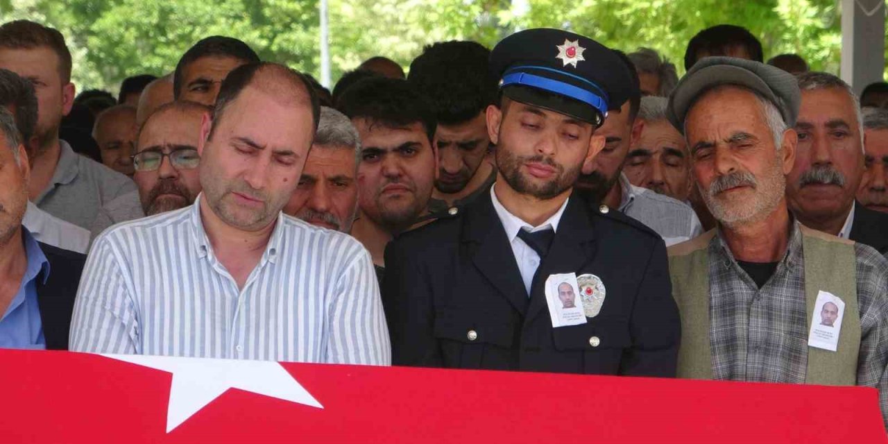 Kalp krizi geçiren polis memuru son yolculuğuna uğurlandı