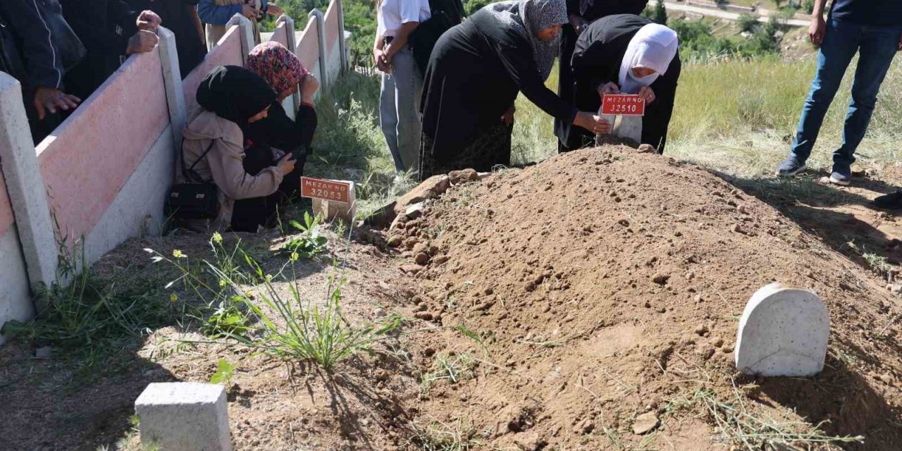 7 ay yoğun bakımda kaldıktan sonra hayatını kaybetmişti: Ziyaretine gideceği anneannesinin yanına defnedildi