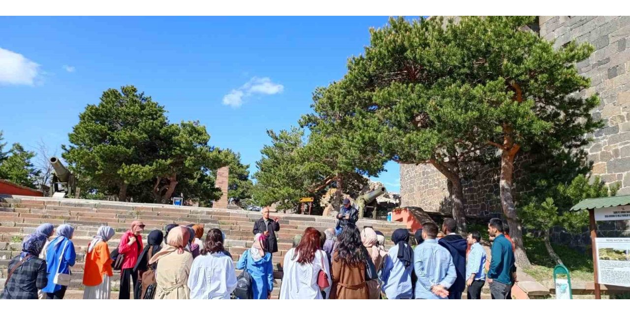 Üniversiteli öğrenciler 93 ruhunu andı