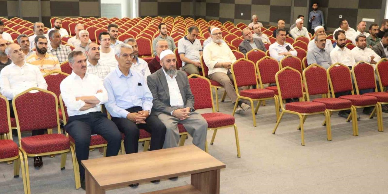 Elazığ’da yaz Kur’an kurslarında görev alacak personele yönelik seminer