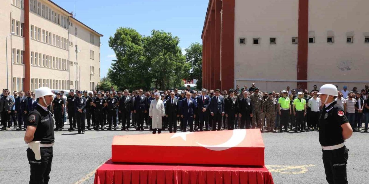 Polis memuru İsmail Erdem Aksoy için Ağrı’da cenaze töreni düzenlendi