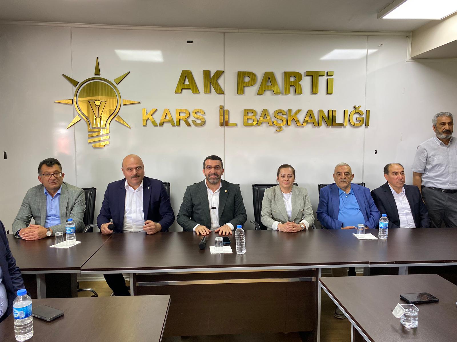 Kars’ta AK Parti'liler bayramlaştı