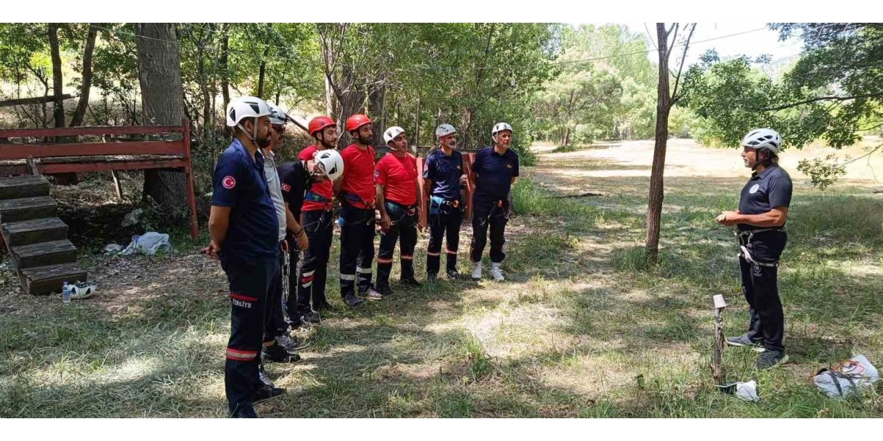 Bingöl’de itfaiye ekiplerine dağcılık eğitimi verilmeye başlandı