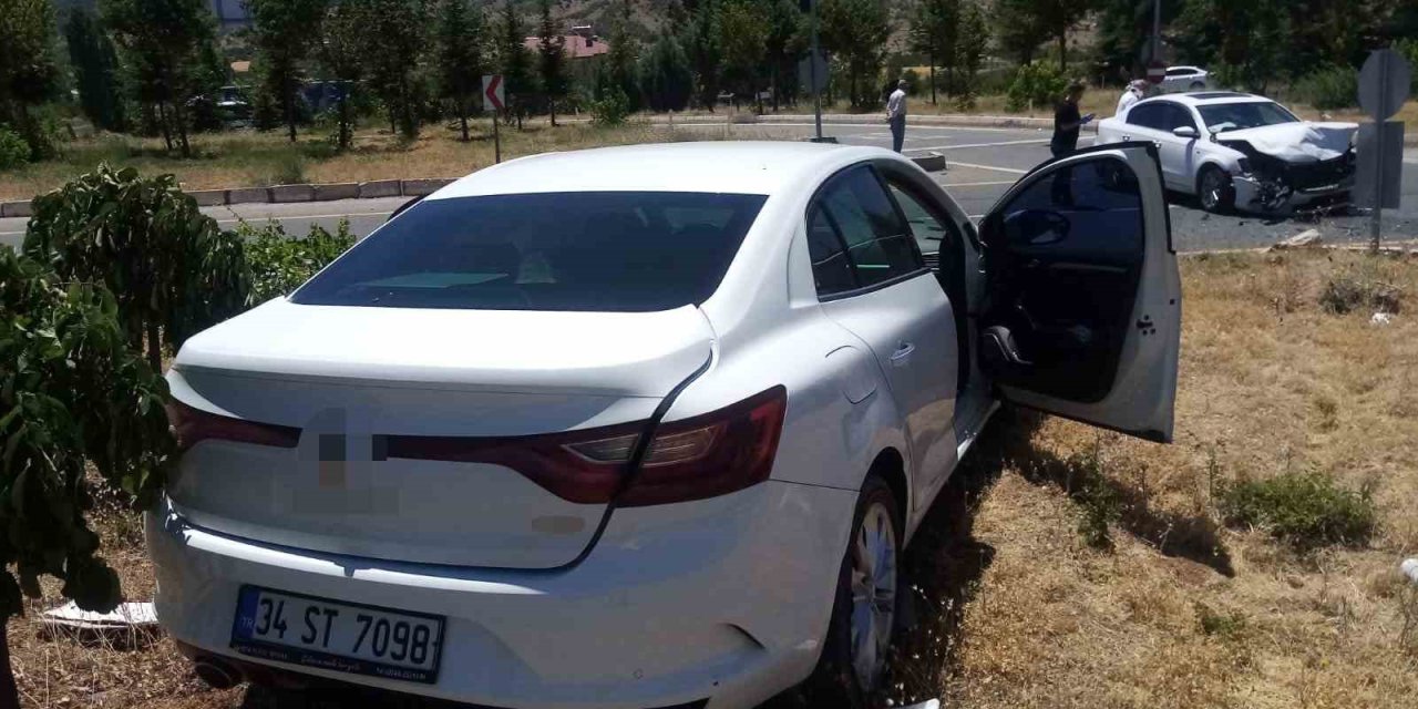 Elazığ’da trafik kazası: 3 yaralı