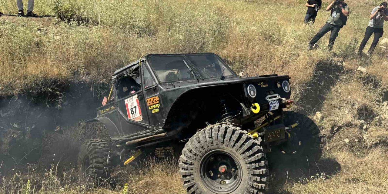 Çukurca’da off-road gösterisi büyük ilgi gördü