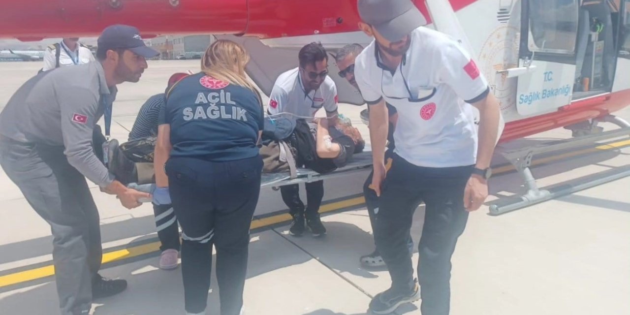 Göğüs ağrısı şikayeti olan hasta için helikopter ambulans havalandı