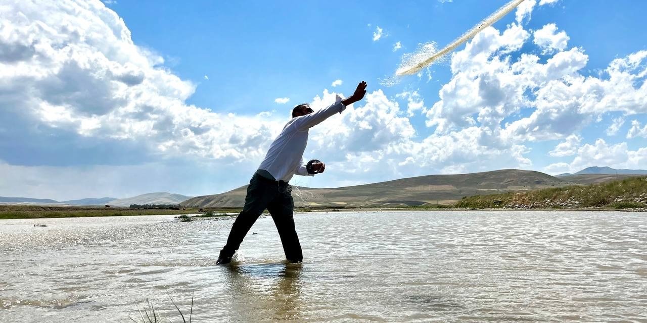 Murat Nehri’nin bereketli suyu vatandaşın geçim kaynağı oldu