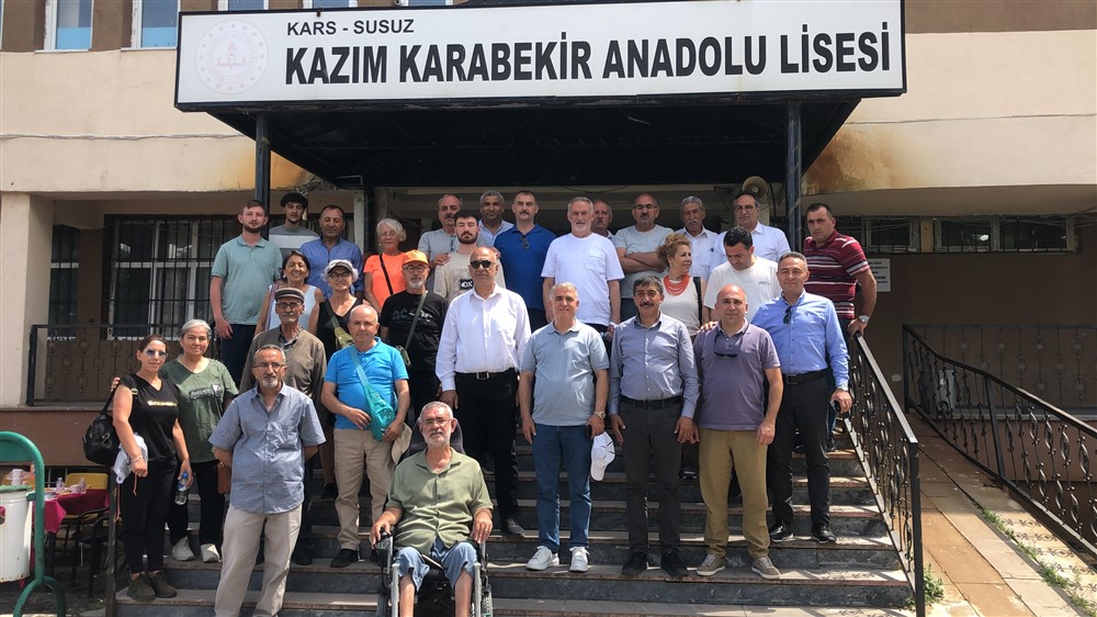 Susuz Kazım Karabekir Anadolu Lisesi Kütüphanesi ve Okul Müzesi mezunlarını ağırladı