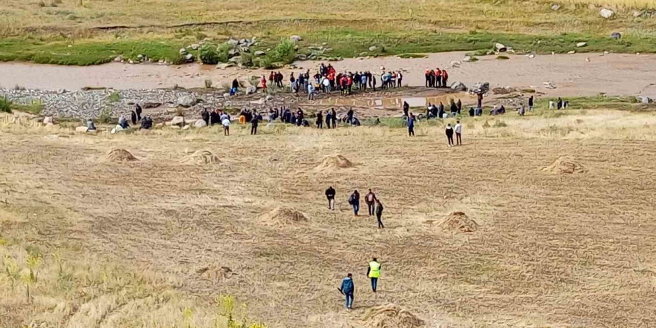 Sele kapılan çoban 30 kilometre sürüklendi