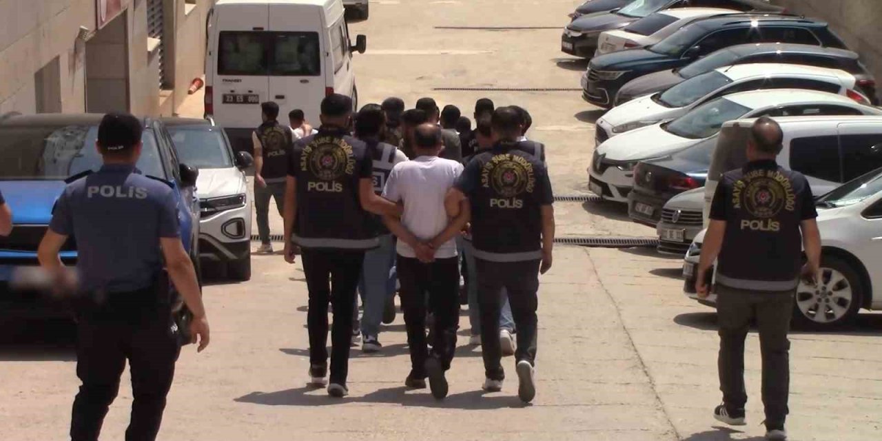 Elazığ polisi suçlulara göz açtırmıyor: 8 tutuklama