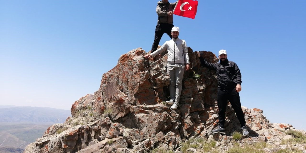 Ağrı’da Kösedağ’a zirve tırmanışı ile 15 Temmuz kutlandı