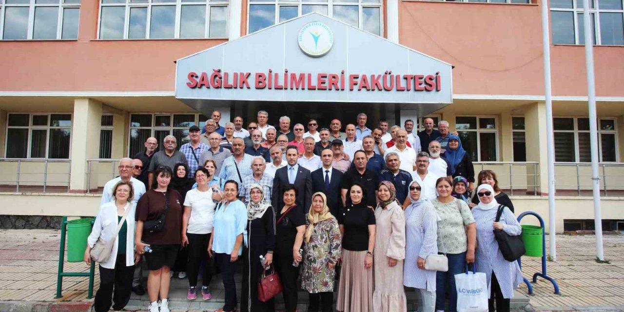 Aynı pozu 42 yıl sonra yeniden verdiler