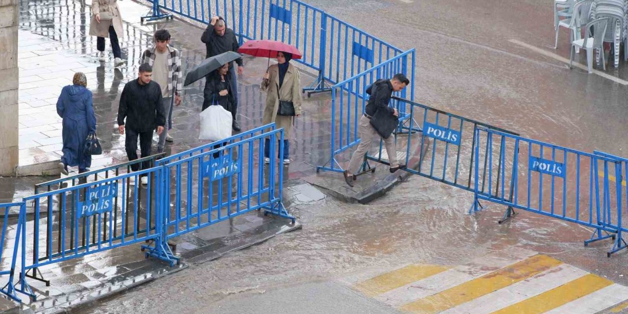 Meteorolojiden sel ve su baskını uyarısı