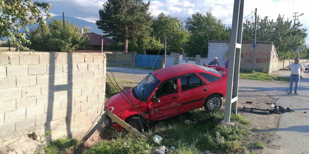 Erzincan’da trafik kazası: 2 yaralı