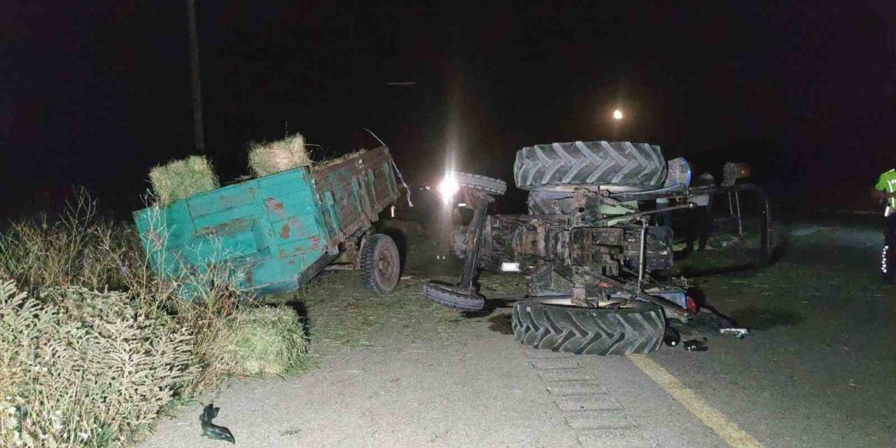 Van’da otomobil ile traktör çarpıştı: 5 yaralı