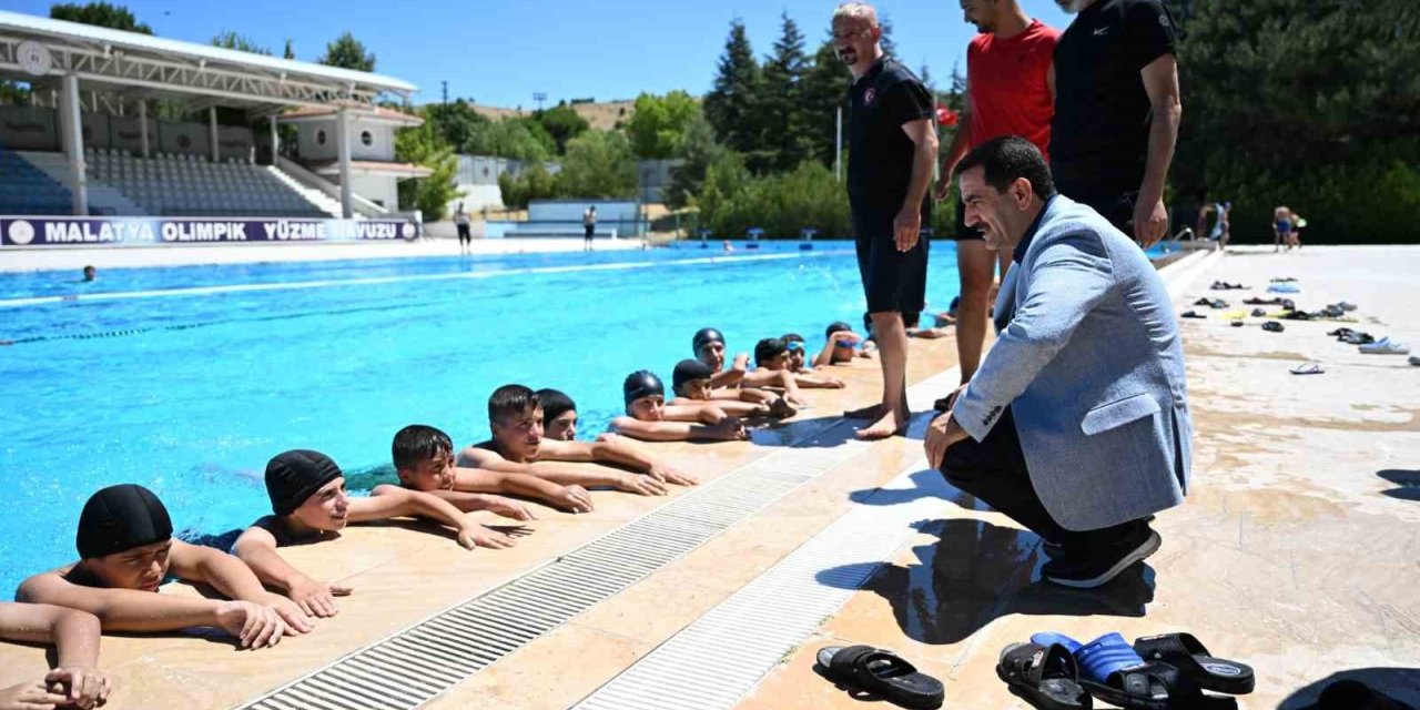 Başkan Taşkın, “Gençlerimizin yanındayız”