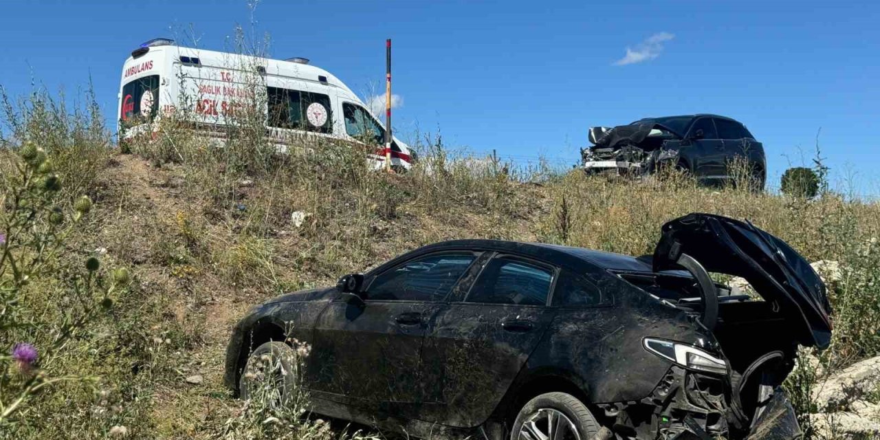 Ağrı’da trafik kazası:  13 yaralı