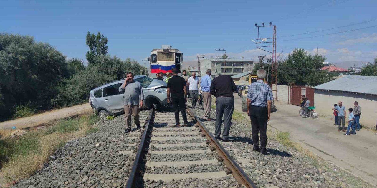 Van’da hemzemin geçitte kaza: 1 yaralı