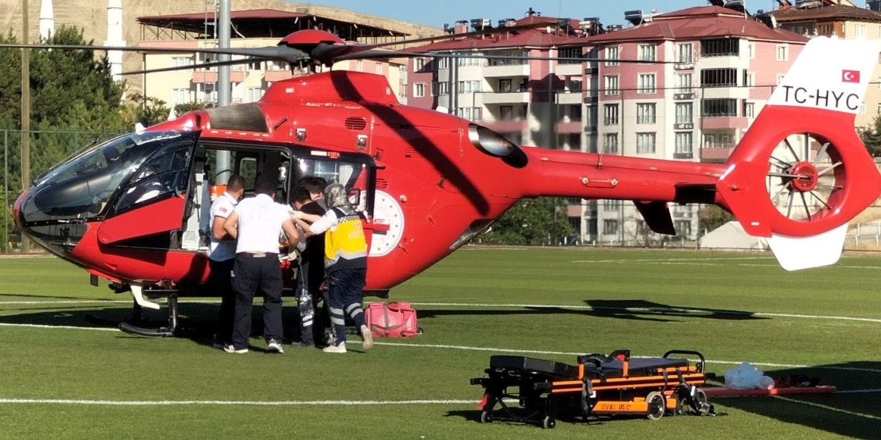 Kazada yaralanan yaya hava ambulansı ile Malatya’ya sevk edildi