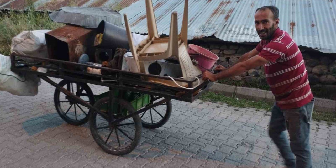 Diyarbakır’dan Varto’ya hurda toplamaya geldi