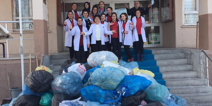 Kars’ta öğrencilerden geri dönüşüm kampanyası