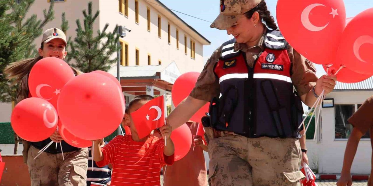 Ağrı’da jandarma mesleğini tanıttı