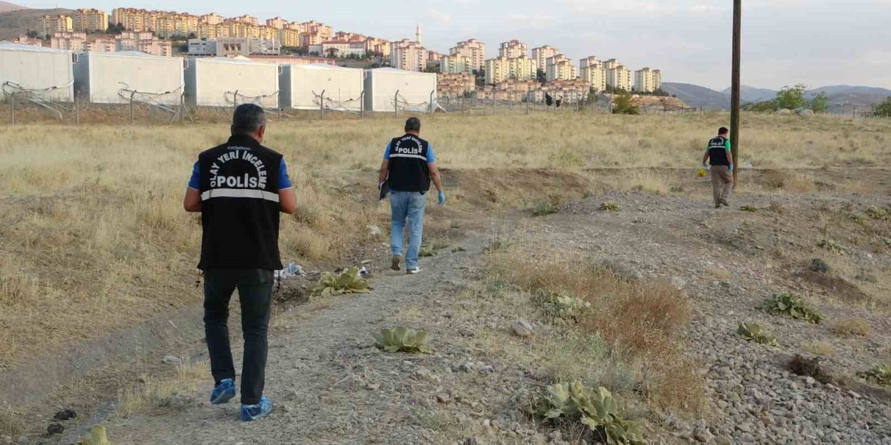 26 yaşındaki genç silahlı saldırıda bacağından yaralandı