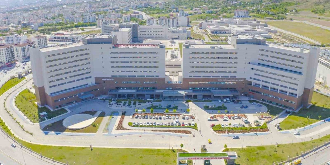 Elazığ Fethi Sekin Şehir Hastanesi başarılı operasyonlarını sürdürüyor