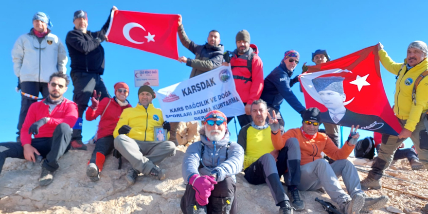 KARSDAK dağcıları, ilk defa Cilo Dağına zirve yaptı