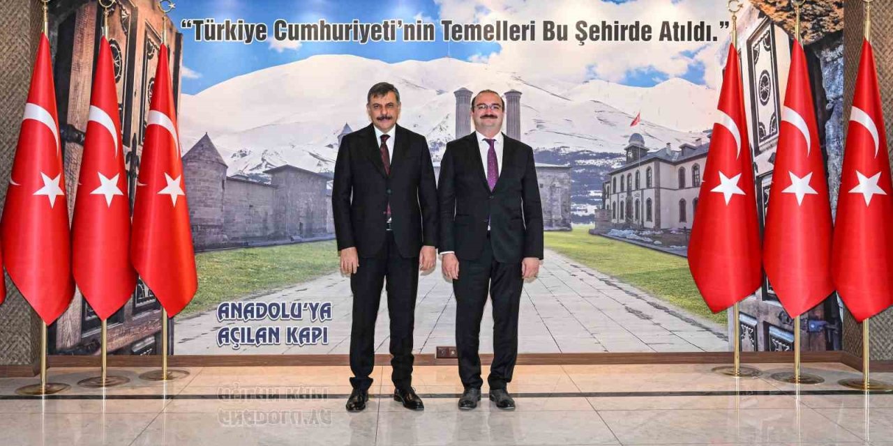 Rektör Hacımüftüoğlu ilk ziyaretini Erzurum Valiliğine gerçekleştirdi