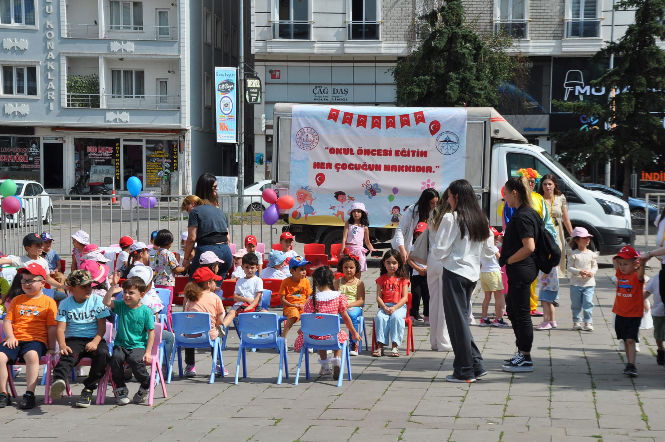 Kars’ta Okul Öncesi Öğrencilerinden Coşkulu Yaz Şenliği