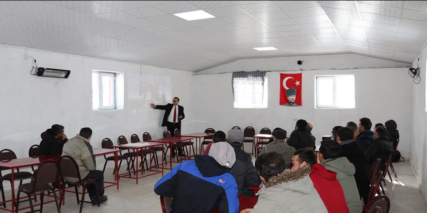 Kars'ın köylerinde çiftçi eğitim toplantıları başladı