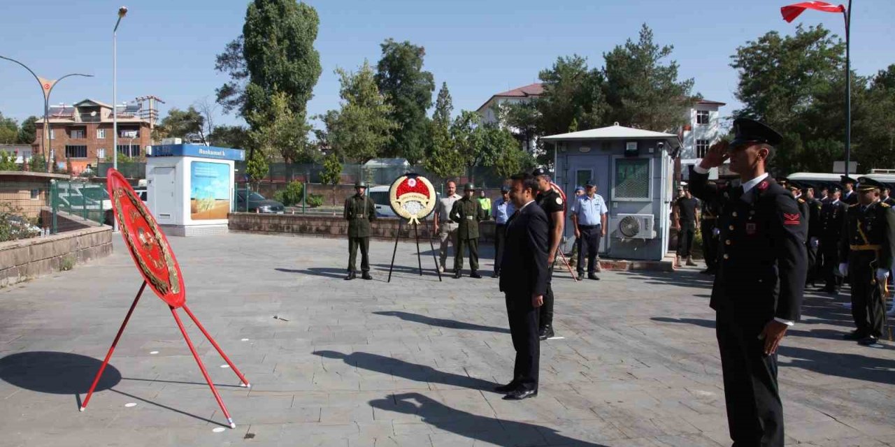 Ahlat’ta 30 Ağustos Zafer Bayramı törenle kutlandı