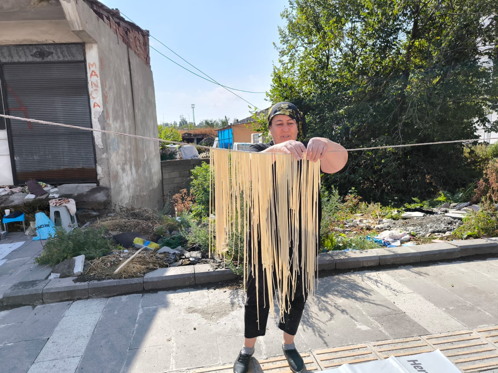 Kışlık lezzetler şimdiden hazır ediliyor