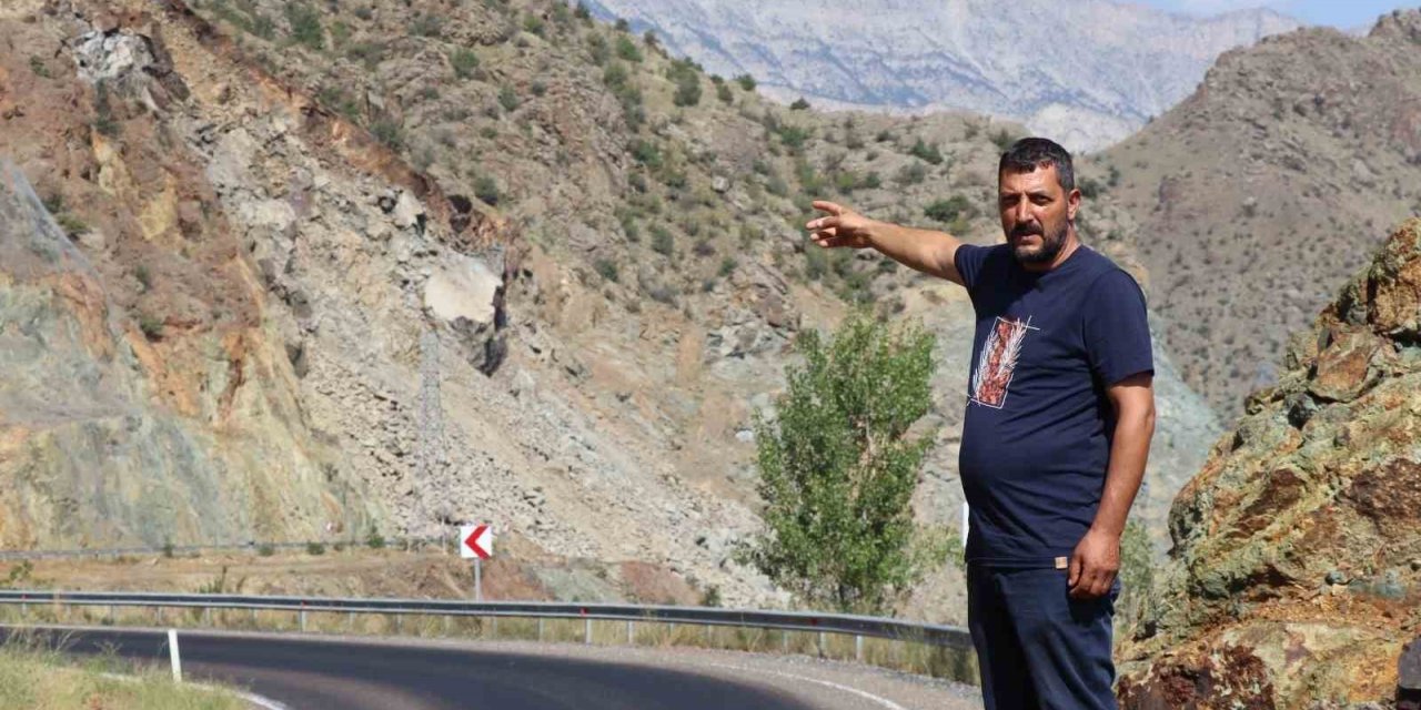 Oltu - Artvin karayolu heyelan nedeni ile 3 gündür kapalı