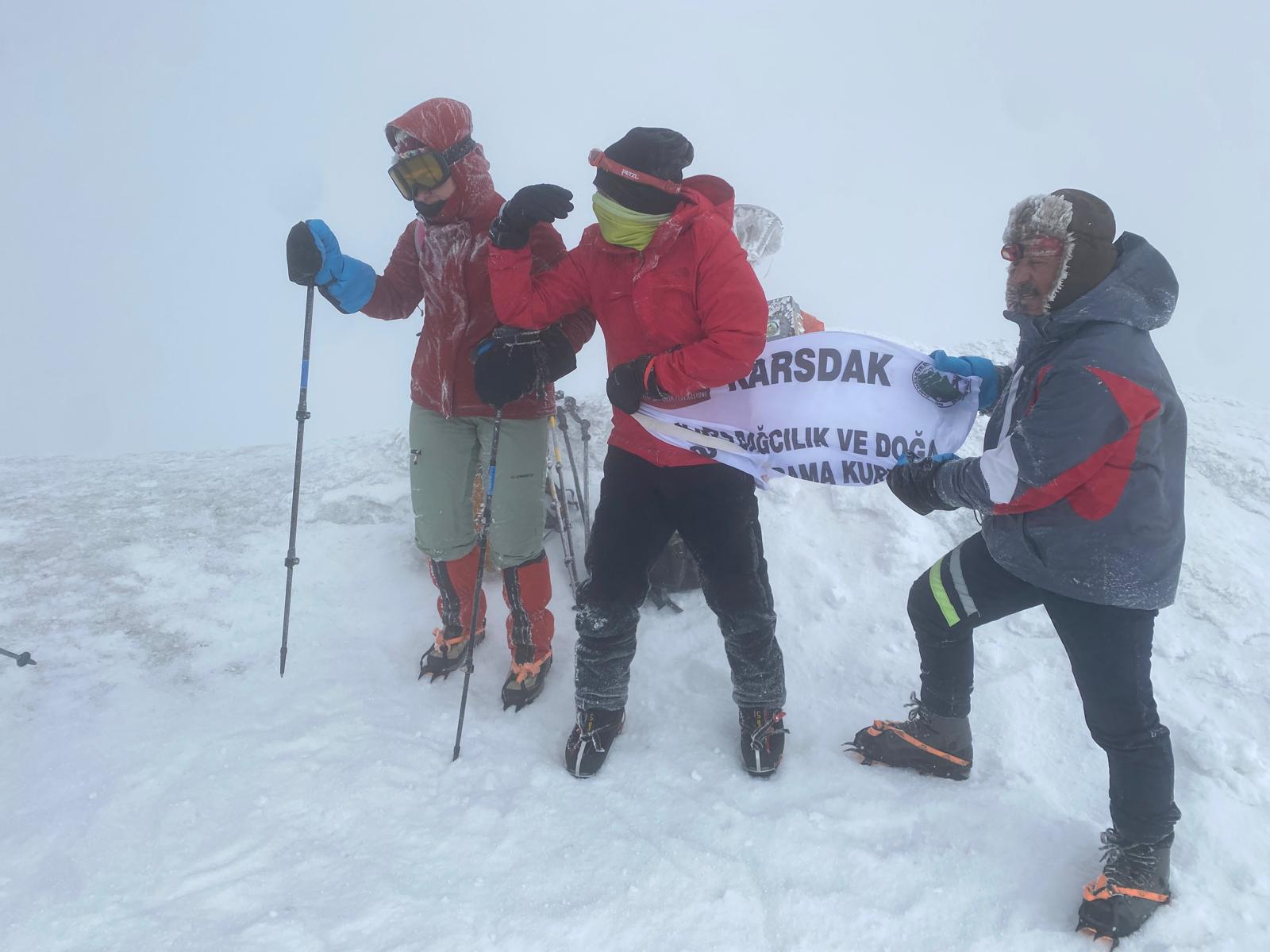 KARSDAK, olumsuz hava koşullarında zirve yaptı